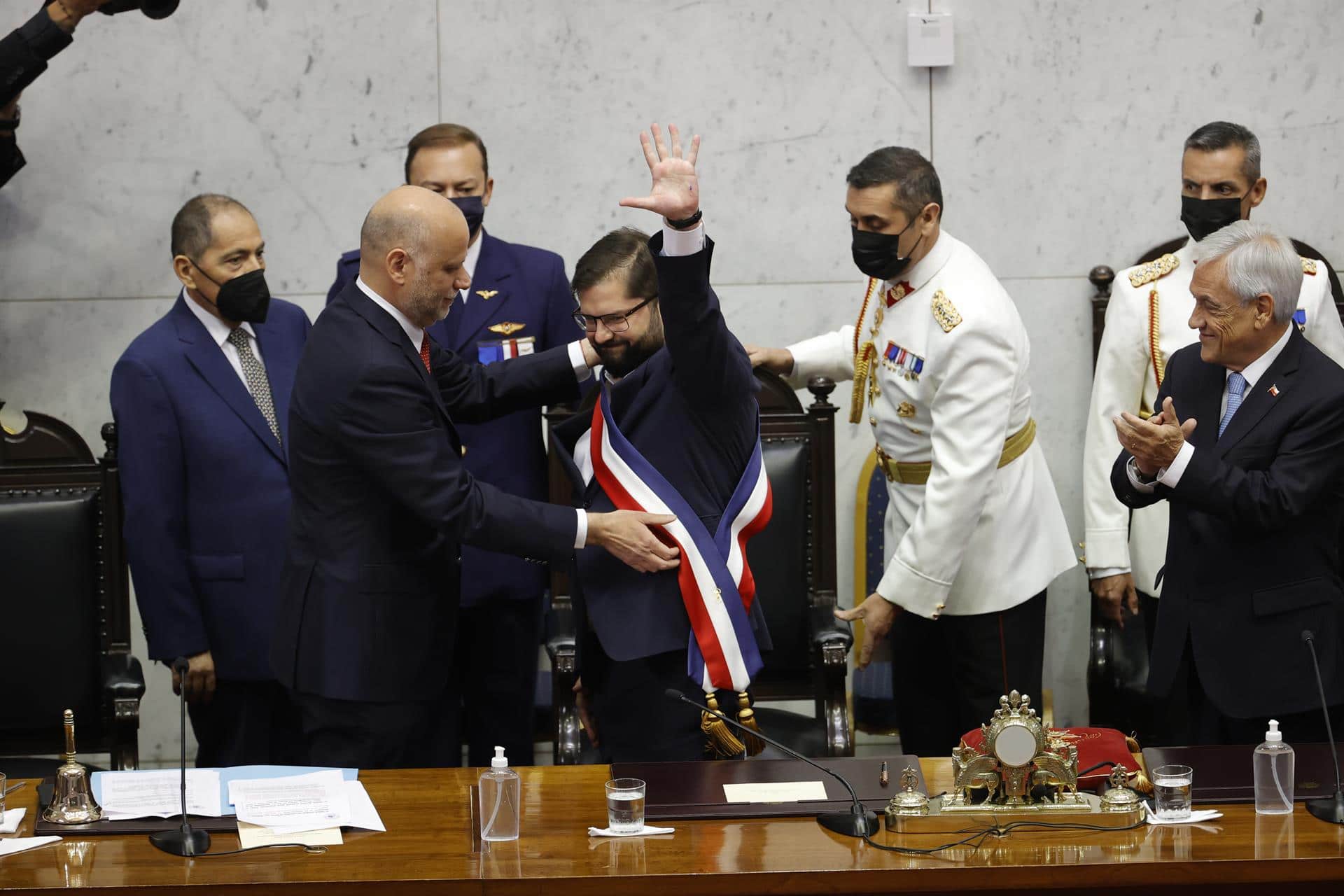 Gabriel Boric Asume Como El Presidente Más Joven En La Historia De ...