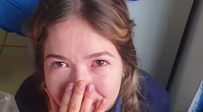 Maestra llora en clase porque no alcanzó boletos para RBD; niños solo miraban