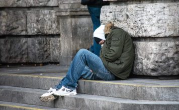 Corte Suprema de EEUU debate si es legal castigar a personas sin hogar por dormir en la calle