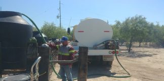 Mantiene servicios públicos primarios servicio de pipas en colonias y ejidos de la periferia