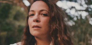 Natalia Lafourcade anuncia que está embarazada con tiernas fotos