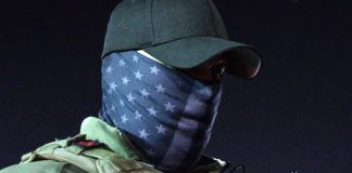 Director del ICE insiste en permitir que los agentes usen máscaras durante las redadas a migrantes