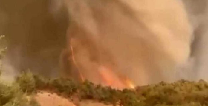 Un-tornado-de-fuego-