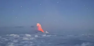 Volcán Klyuchevskoy entra en erupción tras el terremoto de magnitud 8.8 en Rusia