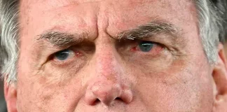 Ordenan arresto domiciliario a Bolsonaro por violar restricciones: le confiscan celular