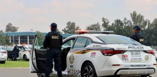 Policías de la SSC son captados realizándose tocamientos abordo de una patrulla; ya son investigados VIDEO