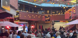 Mercado ‘Maclovio Herrera’ se viste de fiesta con concurrido concurso de Karaoke