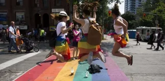 Florida suma una nueva ‘batalla cultural’… ahora es contra los cruces peatonales LGBT+