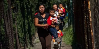 Mujeres cargan con el 65% del trabajo no pagado en México, reporta Inegi