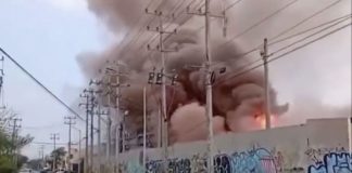 Se incendia subestación eléctrica de CFE por caída de un rayo en Monterrey
