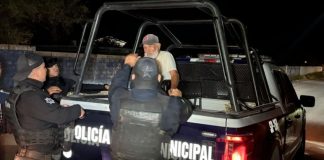 Abuelito invitó copas en un bar para festejar que recibió su pensión… ¡y se fue sin pagar!