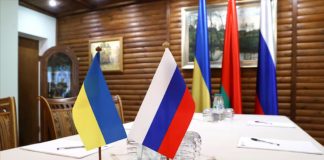 Rusia afirma que negociaciones de paz con Ucrania están en “pausa”