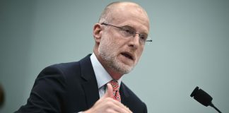 Tras caso Jimmy Kimmel, regulador de telecomunicaciones de EEUU apunta ahora al programa The View