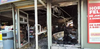 Hombres armados incendian negocios y autos en Villahermosa, Tabasco