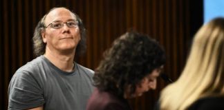 Sujeto confiesa en programa de televisión que asesinó a sus papás