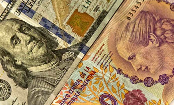 Y DÓLAR