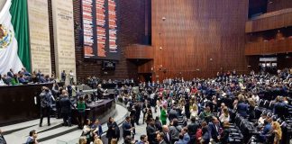 Diputado morenista propone sancionar a quienes hagan memes o stickers sin consentimiento