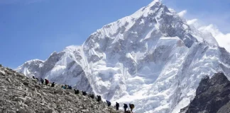 Finaliza el rescate de los senderistas atrapados por una tormenta en el Everest