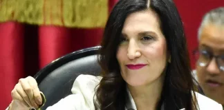 Kenia López propone eliminar IVA en alimentos y medicinas para mascotas