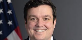 Estados Unidos cesa a un diplomático por romance con una mujer ligada al Partido Comunista de China