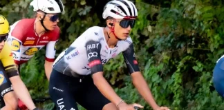Isaac del Toro consigue el quinto lugar en el Giro de Lombardía 2025 y es clave en el triunfo de Tadej Pogacar