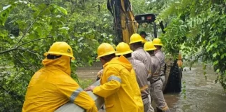 CFE restablece 84% de suministro eléctrico a afectados por lluvias