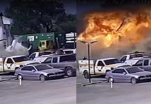 Avión se impacta contra camiones y provoca incendio en Texas; hay 2 muertos