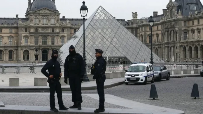 museo-louvre-permanecera-cerrado-este-lunes-tras-robo-de-joyas-032245-1024x576