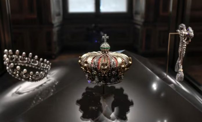 Y LOUVRE