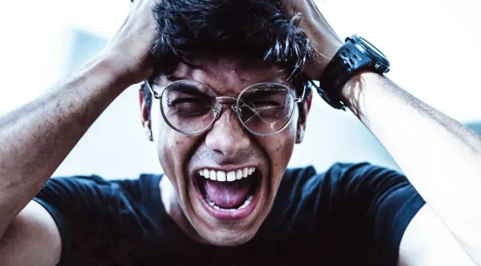 Gritar en grupo: la nueva terapia viral entre jóvenes en Londres