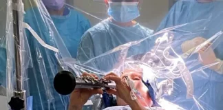 ¡Increíble! una mujer tocó el clarinete mientras le realizaban una compleja operación cerebral