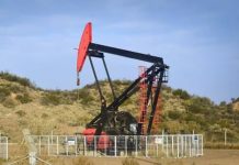 Precio del petróleo se dispara tras anuncio de sanciones de Estados Unidos a Rusia