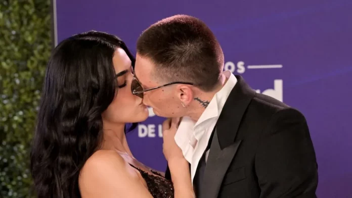 Peso Pluma y Kenia Os derrochan amor en los Premios Billboard de la Música Latina 2025