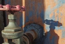 Detectan más de 100 tomas clandestinas de agua por semana en Nuevo Laredo