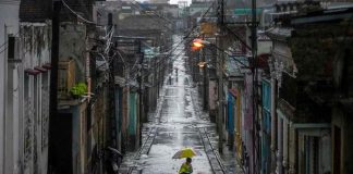 Estados Unidos despliega equipos de ayuda en el Caribe tras daños por el huracán “Melissa”