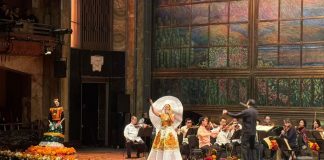 Juan Gabriel vuelve a Bellas Artes de la mano de Rosy Arango