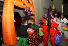 Disfrutan familias de Nuevo Laredo noche de Halloween; reportan autoridades saldo blanco