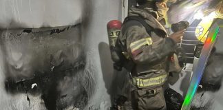 Velas en un altar de muertos generan incendio en un domicilio del Centro de Torreón