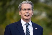 Hay “muchas opciones” si Corte Suprema falla contra aranceles de Trump, dice secretario del Tesoro de EEUU