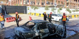 Terror en Pakistán: atentado suicida deja al menos 12 muertos frente a tribunal