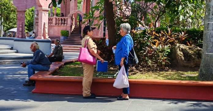 Personal de la Primera Zona Naval acude a Tampico a invitar a integrarse a sus filas en diversas especialidades