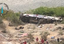 Tragedia en Perú: autobús cae a un abismo y deja al menos 37 muertos