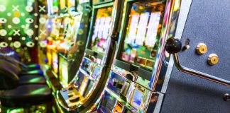 ¿Cómo operaban los 13 casinos que bloqueó Hacienda?