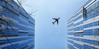 Restricciones al tráfico aéreo en EEUU continuarán por un tiempo pese a reapertura federal