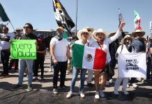 Cientos de personas ya se encuentran protestando en la plancha del Zócalo de la CdMx