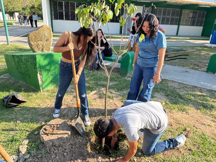 Impulsa Gobierno Municipal reforestación y proyectos ambientales en el Tec de Nuevo Laredo