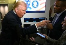 Video: Trump calla e insulta a reportera que le preguntó sobre Epstein