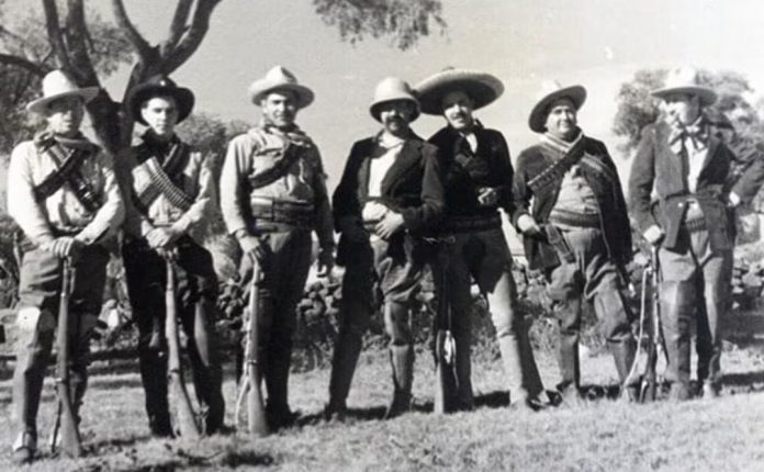 Y REVOLUCIÓN