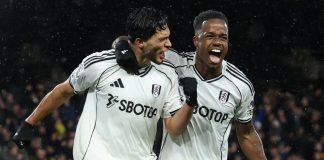 Raúl Jiménez celebra 400 partidos en Europa con el gol de la victoria