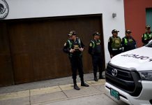 Perú podría allanar Embajada de México en Lima, asegura presidente